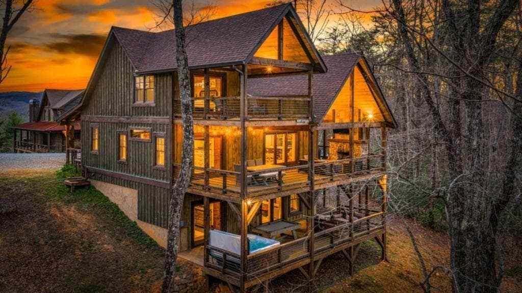 3 bedroom, 4 bathroom, 2,760 sq ft single family residence for sale at 134 Cohutta Overlook Trail, Blue Ridge, GA 30513 — photo 2