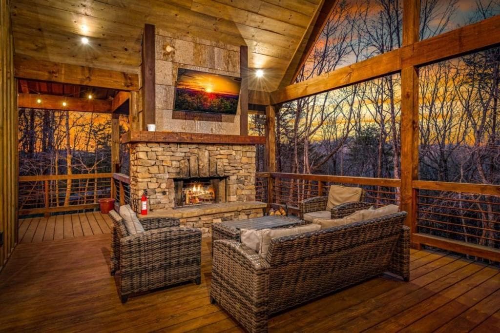 3 bedroom, 4 bathroom, 2,760 sq ft single family residence for sale at 134 Cohutta Overlook Trail, Blue Ridge, GA 30513 — photo 3