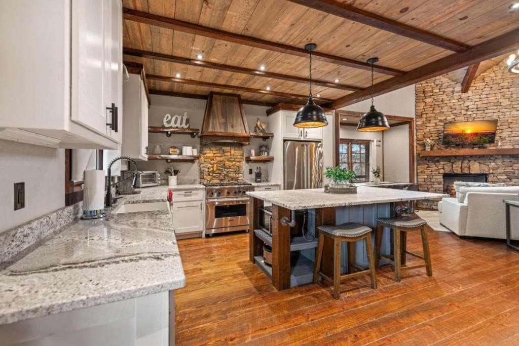 3 bedroom, 4 bathroom, 2,760 sq ft single family residence for sale at 134 Cohutta Overlook Trail, Blue Ridge, GA 30513 — photo 7