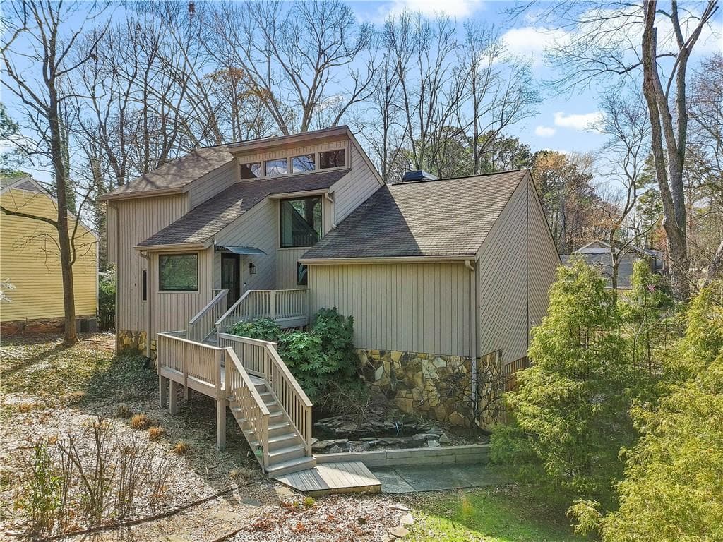 5 bedroom, 4 bathroom, 3,384 sq ft single family residence sold at 2532 Stockbridge Road, Marietta, GA 30062