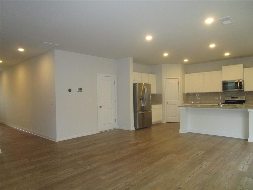 5 bedroom, 4 bathroom single family residence for rent at 5169 Union Heights Way, Flowery Branch, GA 30542 for $2,600 a month — photo 6