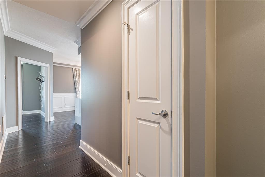 2 bedroom, 2 bathroom, 1,362 sq ft condominium for sale at 285 Centennial Olympic Park Drive 2205, Atlanta, GA 30313 — photo 2