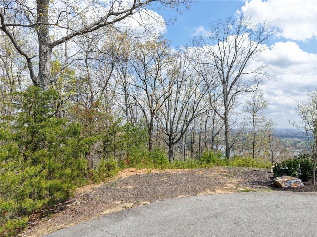 single family residence under contract at 12 Signal Mountain Circle, Cartersville, GA 30121 — photo 9