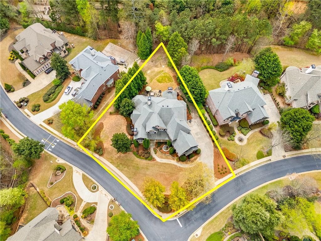 6 bedroom, 7 bathroom, 7,336 sq ft single family residence for sale at 8960 Merion Drive, Duluth, GA 30097 — photo 5