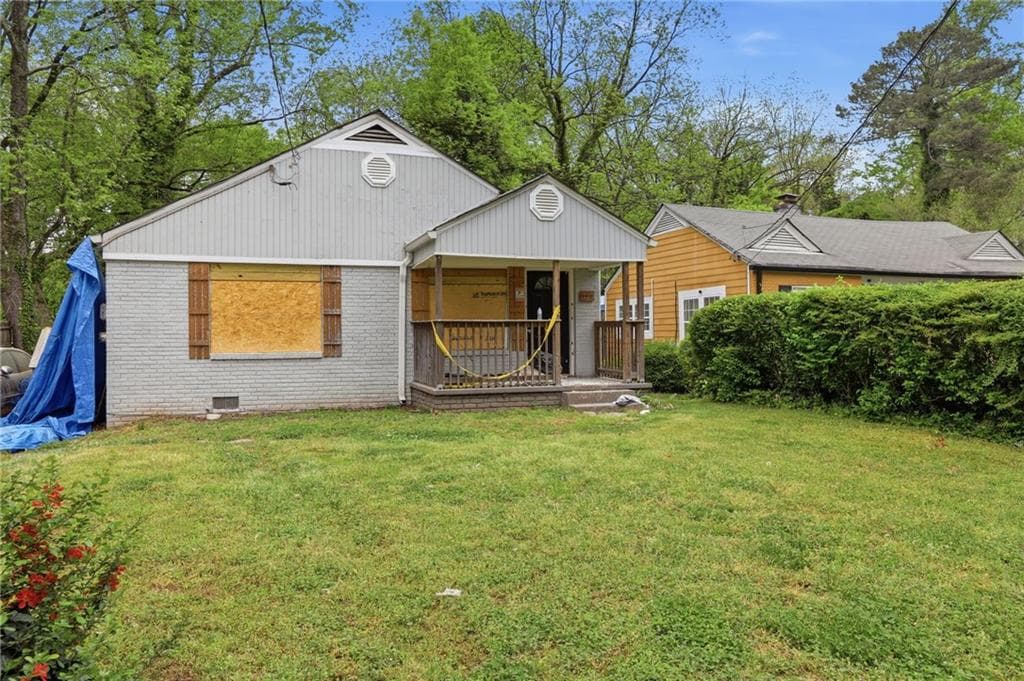 3 bedroom, 1 bathroom, 1,064 sq ft single family residence sold at 130 Stratford Drive, Atlanta, GA 30311