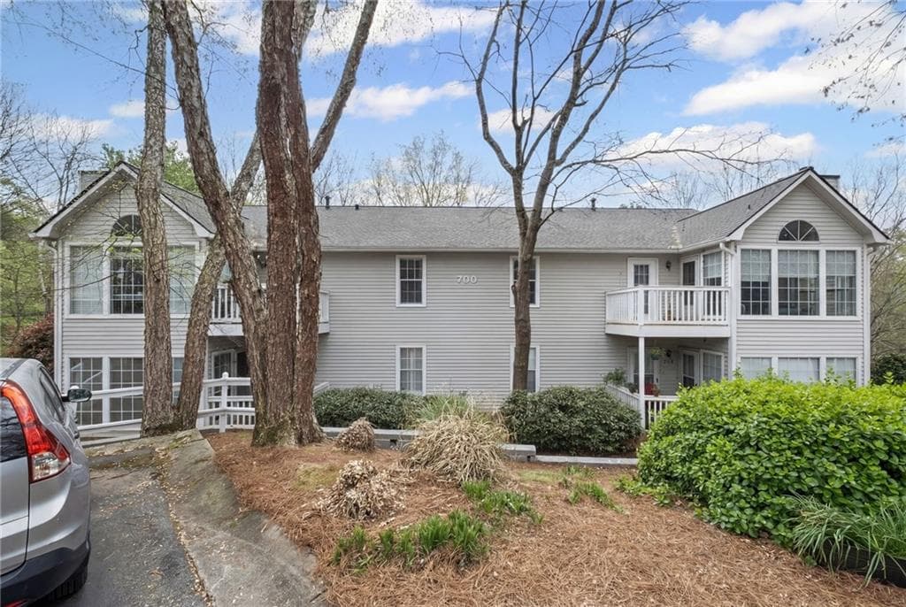 2 bedroom, 1 bathroom, 1,100 sq ft condominium sold at 704 Gettysburg Place, Atlanta, GA 30350