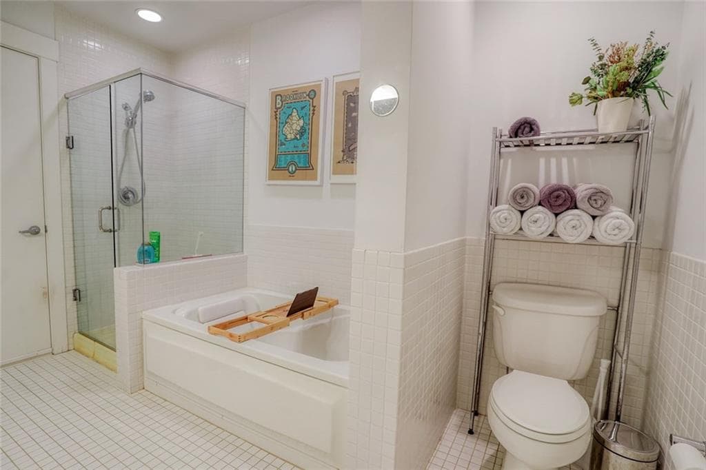 1 bedroom, 1 bathroom, 852 sq ft condominium for rent at 245 N Highland Avenue 411, Atlanta, GA 30307 for $3,500 a month — photo 6