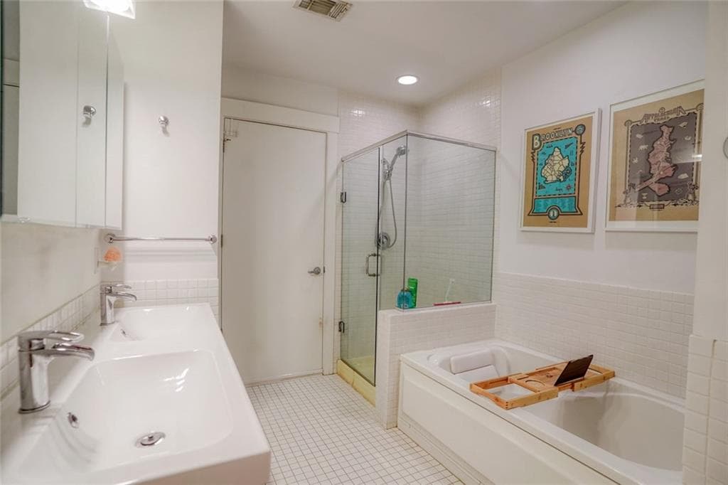 1 bedroom, 1 bathroom, 852 sq ft condominium for rent at 245 N Highland Avenue 411, Atlanta, GA 30307 for $3,500 a month — photo 7