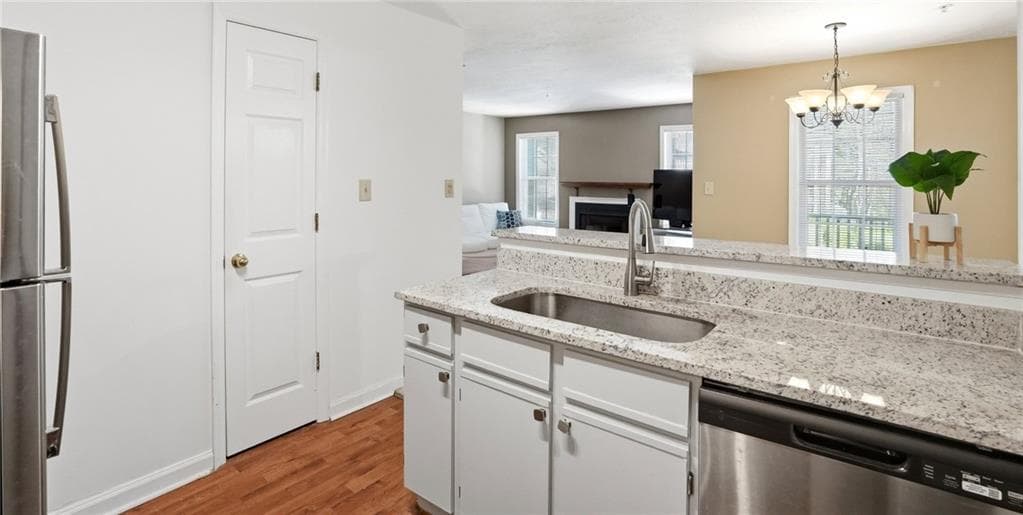 2 bedroom, 2 bathroom, 933 sq ft condominium for sale at 5626 River Heights Crossing, Marietta, GA 30067 — photo 3