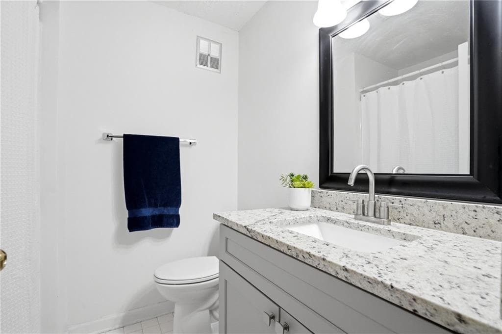 2 bedroom, 2 bathroom, 933 sq ft condominium for sale at 5626 River Heights Crossing, Marietta, GA 30067 — photo 6