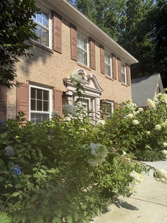 5 bedroom, 5 bathroom, 4,303 sq ft single family residence for sale at 5382 Lanford Springs Court, Lilburn, GA 30047 — photo 2