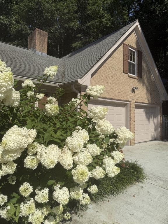 5 bedroom, 5 bathroom, 4,303 sq ft single family residence for sale at 5382 Lanford Springs Court, Lilburn, GA 30047 — photo 3