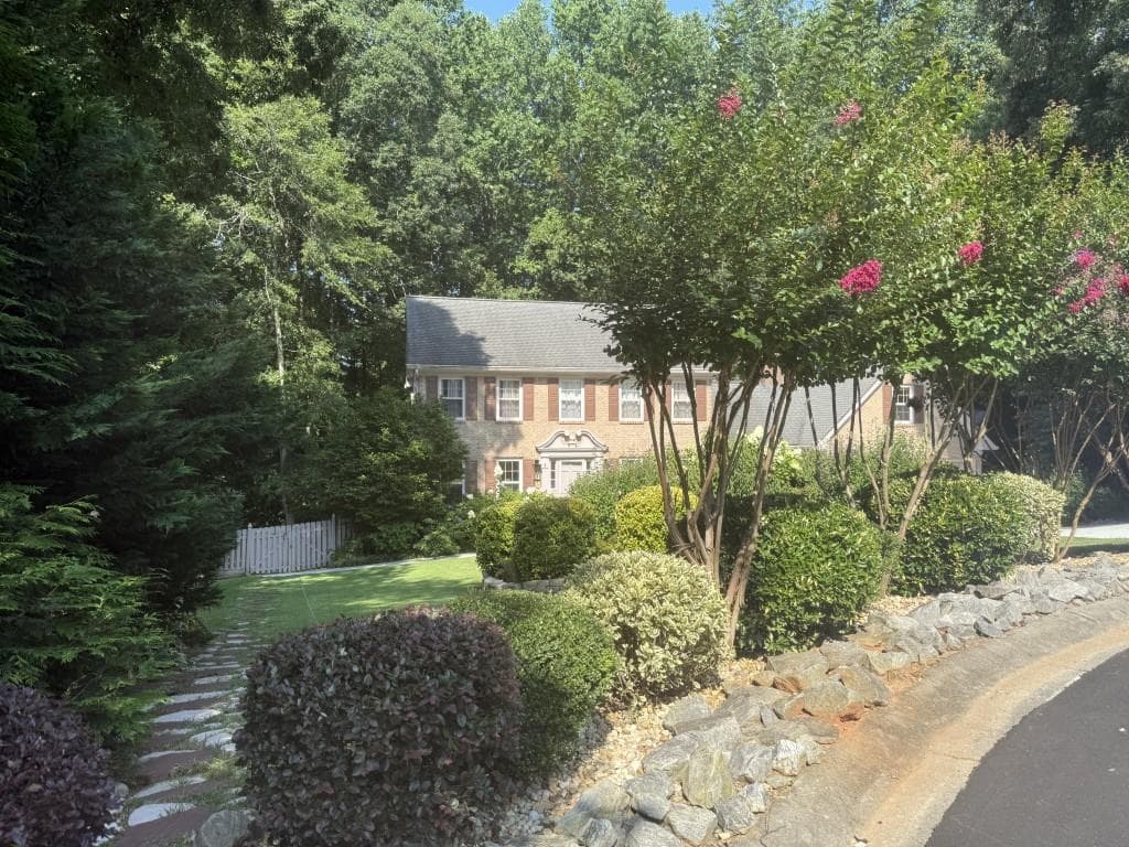 5 bedroom, 5 bathroom, 4,303 sq ft single family residence for sale at 5382 Lanford Springs Court, Lilburn, GA 30047 — photo 4