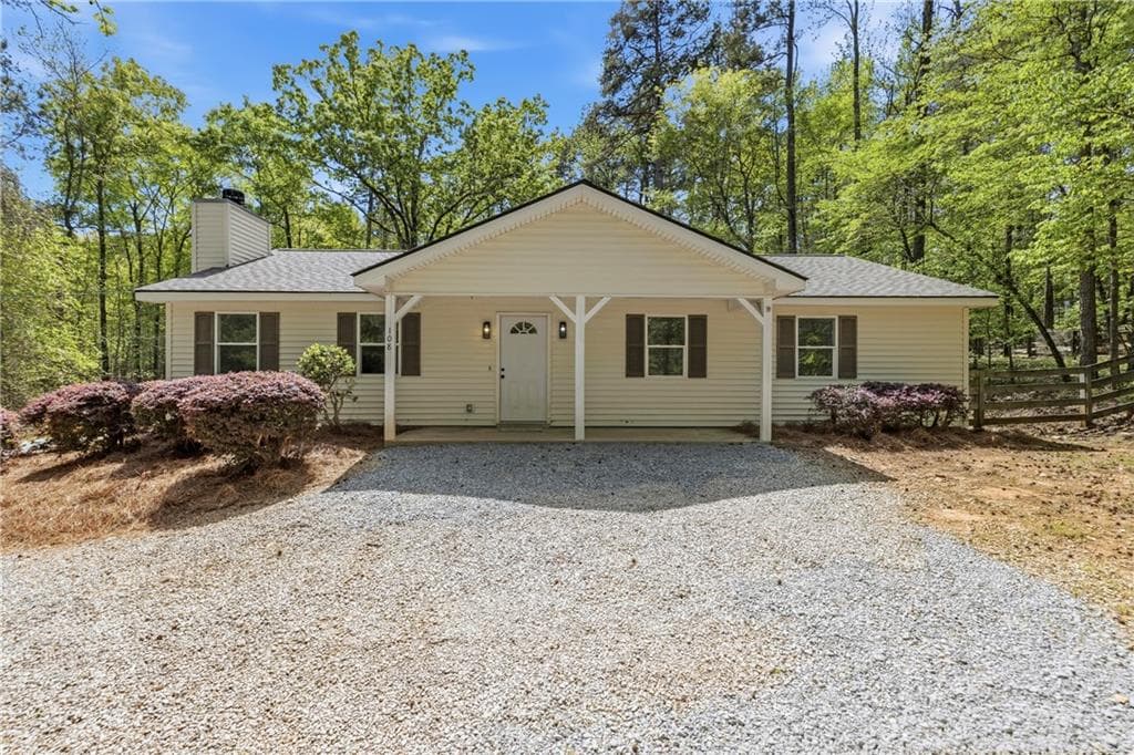 3 bedroom, 2 bathroom, 1,400 sq ft single family residence sold at 108 Long Shoals Avenue, Eatonton, GA 31024