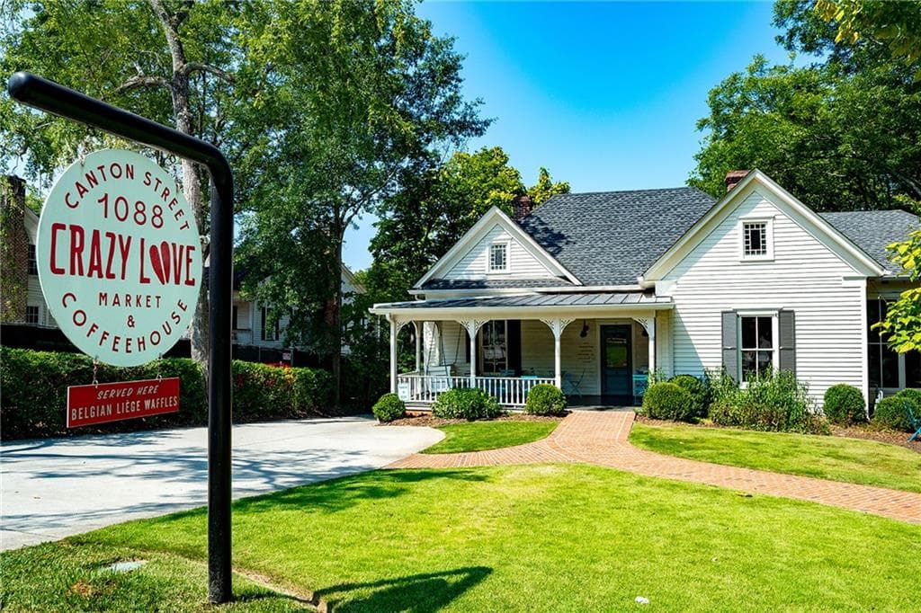 6 bedroom, 6 bathroom, 5,197 sq ft single family residence for sale at 150 Maison Court, Roswell, GA 30076 — photo 8