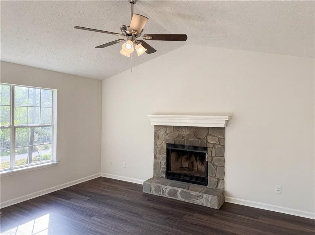 4 bedroom, 3 bathroom, 1,802 sq ft single family residence under contract at 416 Busby Lane, Winder, GA 30680 — photo 3