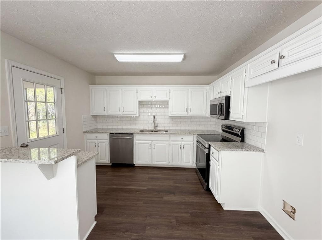 4 bedroom, 3 bathroom, 1,802 sq ft single family residence under contract at 416 Busby Lane, Winder, GA 30680 — photo 10