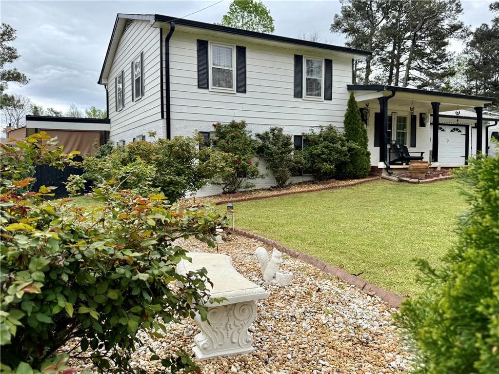 3 bedroom, 4 bathroom, 1,920 sq ft single family residence for sale at 3007 Hidden Drive, Lawrenceville, GA 30044 — photo 2