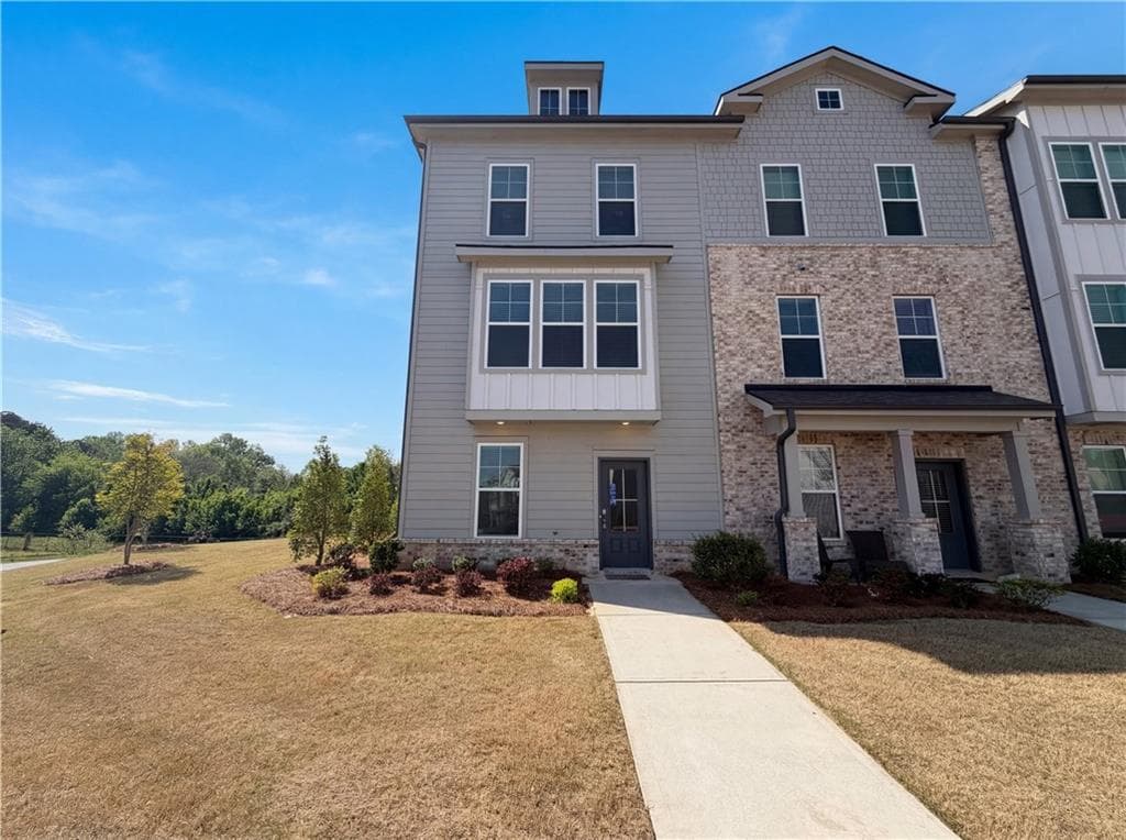4 bedroom, 3 bathroom, 2,367 sq ft townhouse under contract at 200 Cobalt Drive, Fayetteville, GA 30214