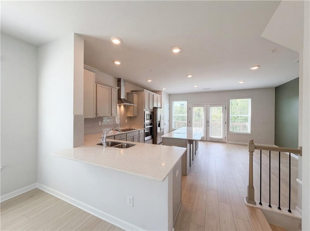 4 bedroom, 3 bathroom, 2,367 sq ft townhouse under contract at 200 Cobalt Drive, Fayetteville, GA 30214 — photo 2