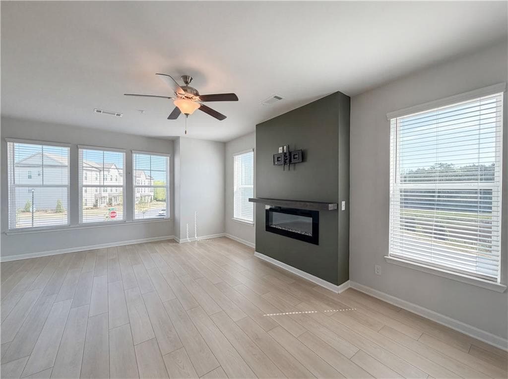 4 bedroom, 3 bathroom, 2,367 sq ft townhouse under contract at 200 Cobalt Drive, Fayetteville, GA 30214 — photo 3