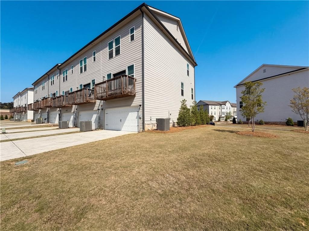 4 bedroom, 3 bathroom, 2,367 sq ft townhouse under contract at 200 Cobalt Drive, Fayetteville, GA 30214 — photo 7