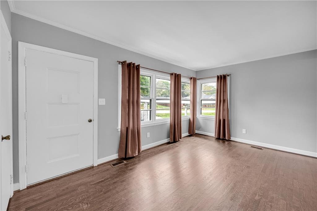 2 bedroom, 1 bathroom, 1,498 sq ft single family residence for sale at 58 Andrew Jackson Street, Commerce, GA 30529 — photo 3
