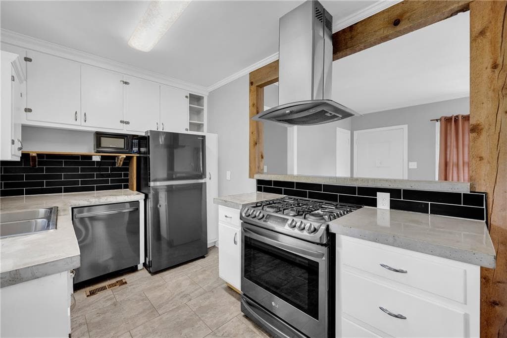2 bedroom, 1 bathroom, 1,498 sq ft single family residence for sale at 58 Andrew Jackson Street, Commerce, GA 30529 — photo 9