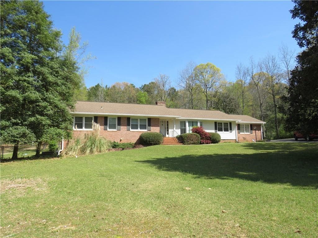 3 bedroom, 4 bathroom, 2,138 sq ft single family residence sold at 218 Fair Oaks Road, Cedartown, GA 30125