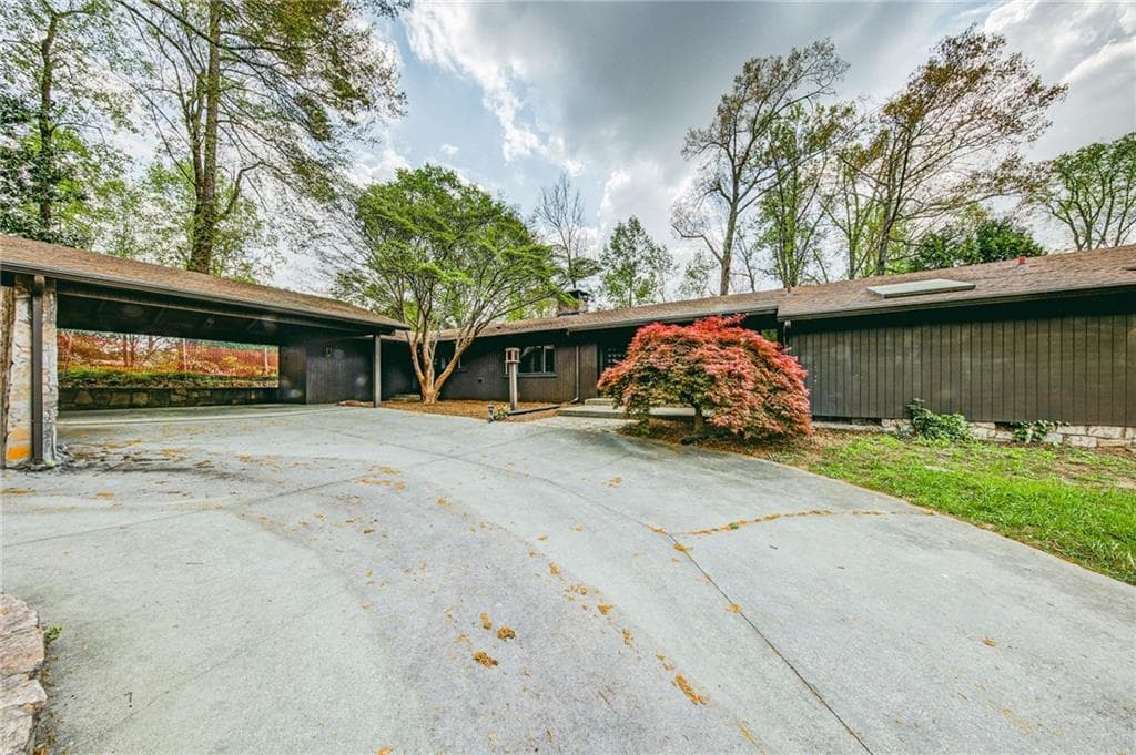 4 bedroom, 3 bathroom, 2,361 sq ft single family residence sold at 378 Hillside Drive, Atlanta, GA 30342