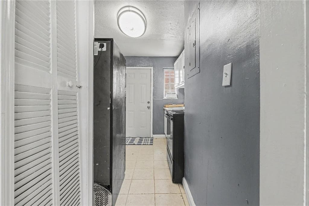 quadruplex under contract at 272 Glenn Street, Atlanta, GA 30312 — photo 6
