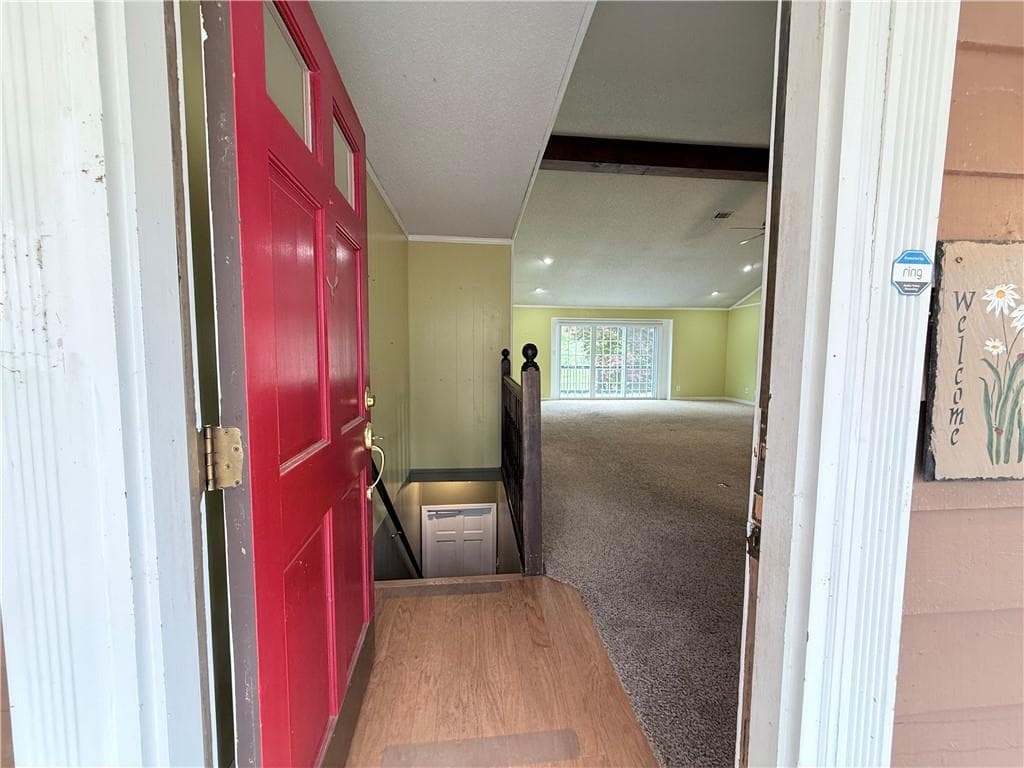 3 bedroom, 3 bathroom, 1,708 sq ft single family residence under contract at 3033 Riviera Drive, Conyers, GA 30012 — photo 6