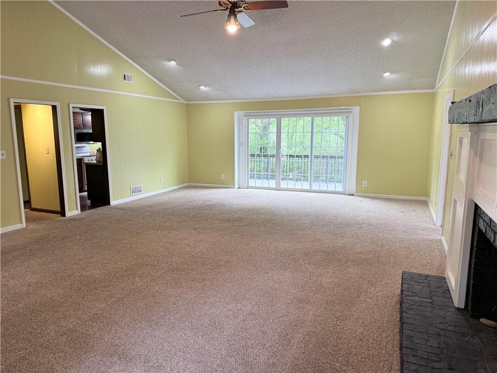 3 bedroom, 3 bathroom, 1,708 sq ft single family residence under contract at 3033 Riviera Drive, Conyers, GA 30012 — photo 8