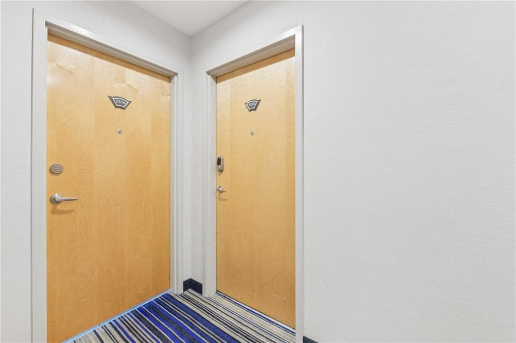 2 bedroom, 2 bathroom, 1,223 sq ft condominium for sale at 3324 Peachtree Road 1518, Atlanta, GA 30326 — photo 6