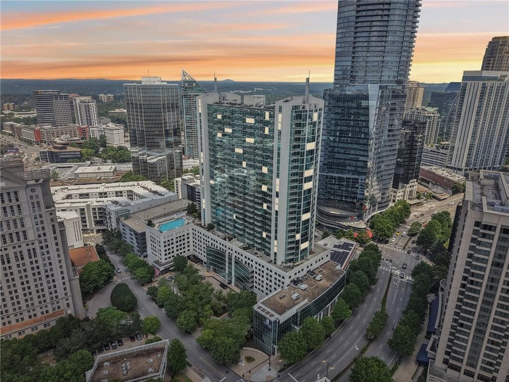 2 bedroom, 2 bathroom, 1,223 sq ft condominium for sale at 3324 Peachtree Road 1518, Atlanta, GA 30326 — photo 10