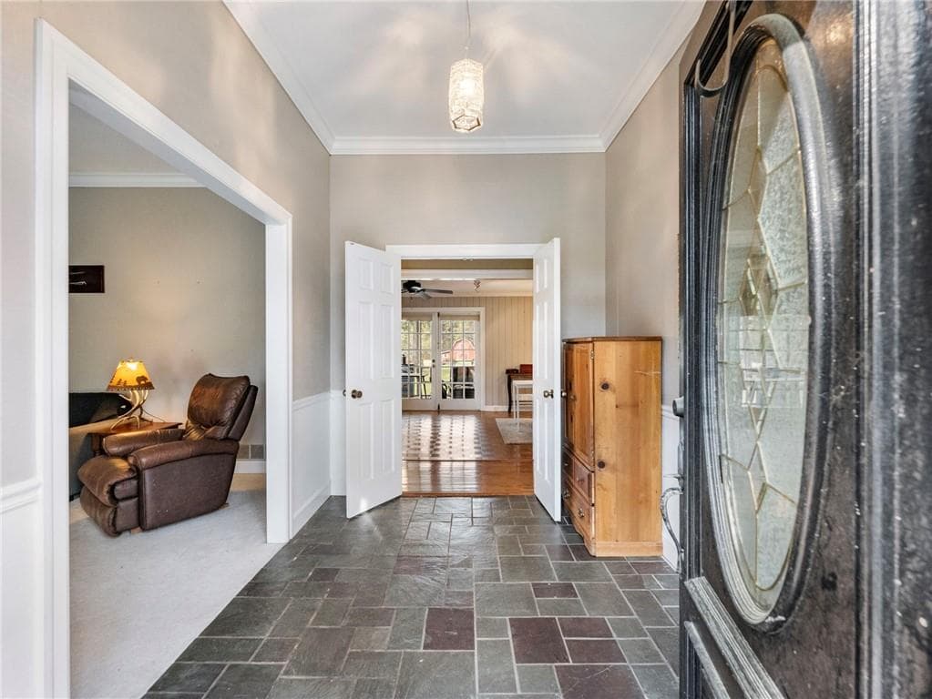 5 bedroom, 3 bathroom, 3,614 sq ft single family residence for sale at 945 Poplar Street, Monroe, GA 30655 — photo 9