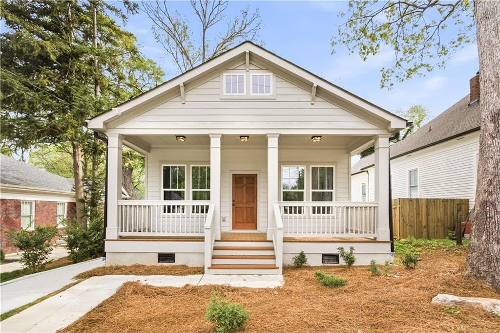 3 bedroom, 2 bathroom, 1,464 sq ft single family residence sold at 1041 White Oak Avenue, Atlanta, GA 30310