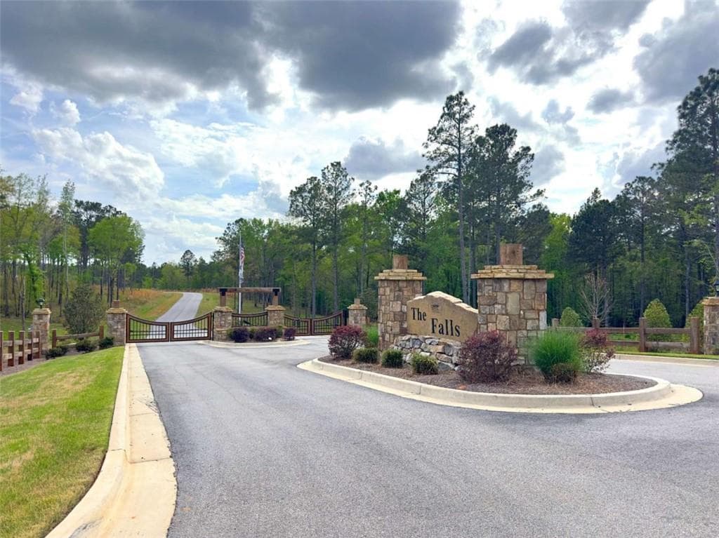 single family residence for sale at 113 The Falls Lane, Milledgeville, GA 31061 — photo 6