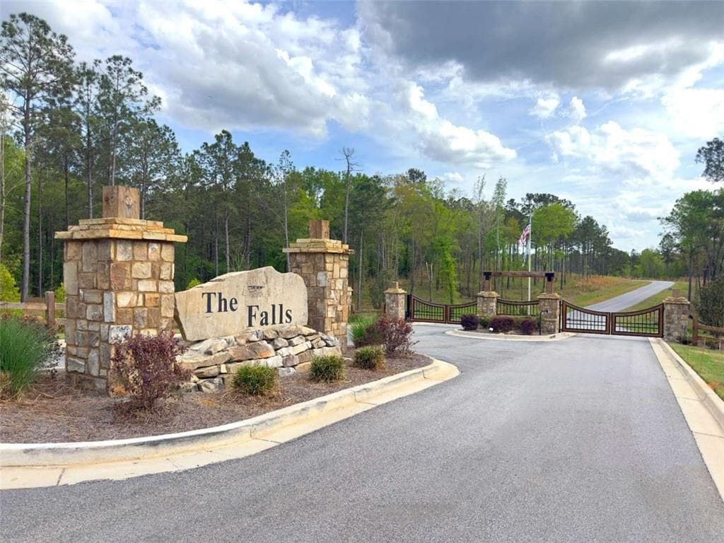 single family residence for sale at 113 The Falls Lane, Milledgeville, GA 31061 — photo 7