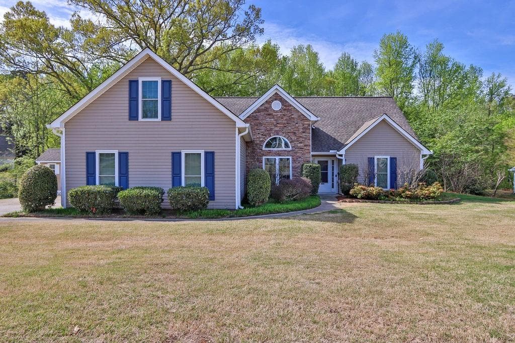 6211 Wilmington Way, Flowery Branch, GA 30542 — most recent listing photo