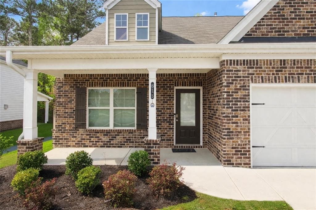 4 bedroom, 3 bathroom, 2,544 sq ft single family residence for sale at 615 Clark Lake Estates Drive, Grayson, GA 30017 — photo 3