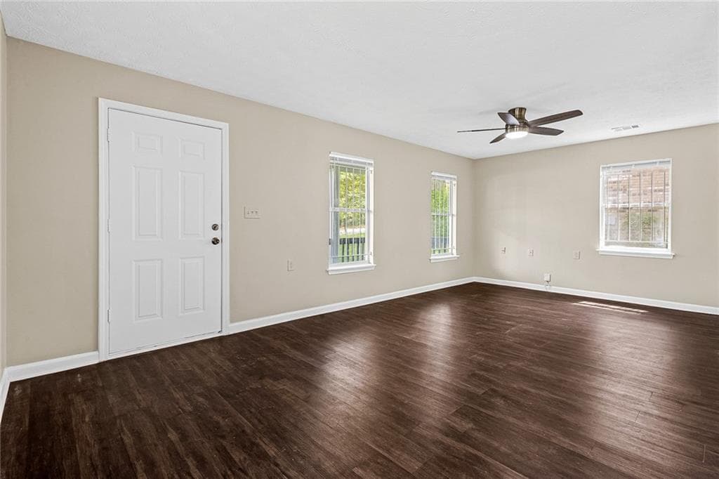 3 bedroom, 1 bathroom, 1,144 sq ft single family residence for sale at 660 Cedar Avenue, Atlanta, GA 30318 — photo 2