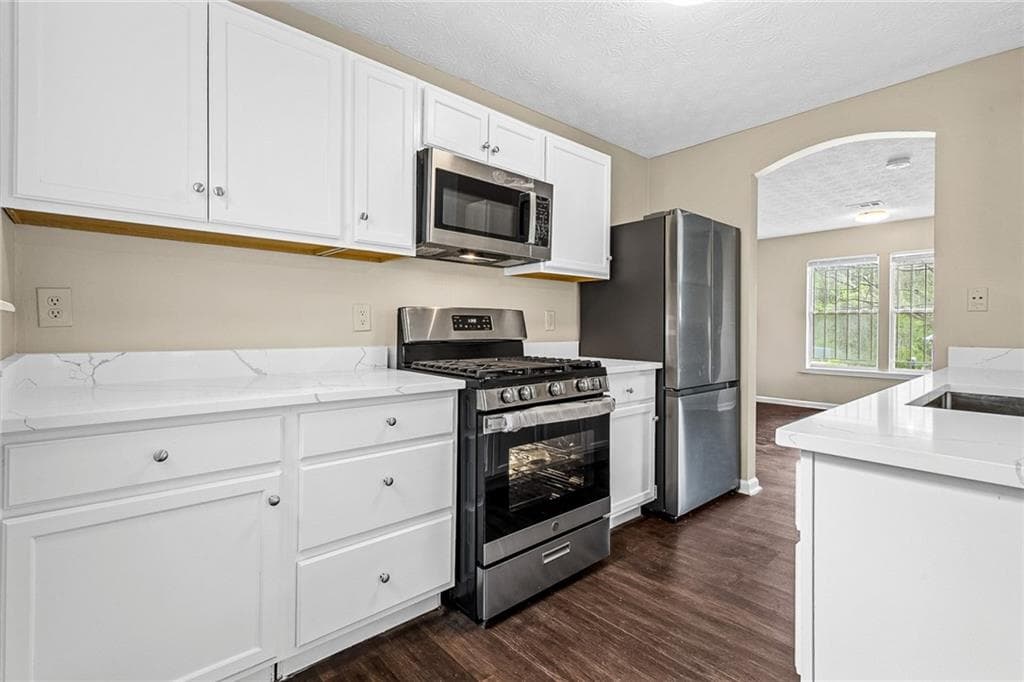 3 bedroom, 1 bathroom, 1,144 sq ft single family residence for sale at 660 Cedar Avenue, Atlanta, GA 30318 — photo 5