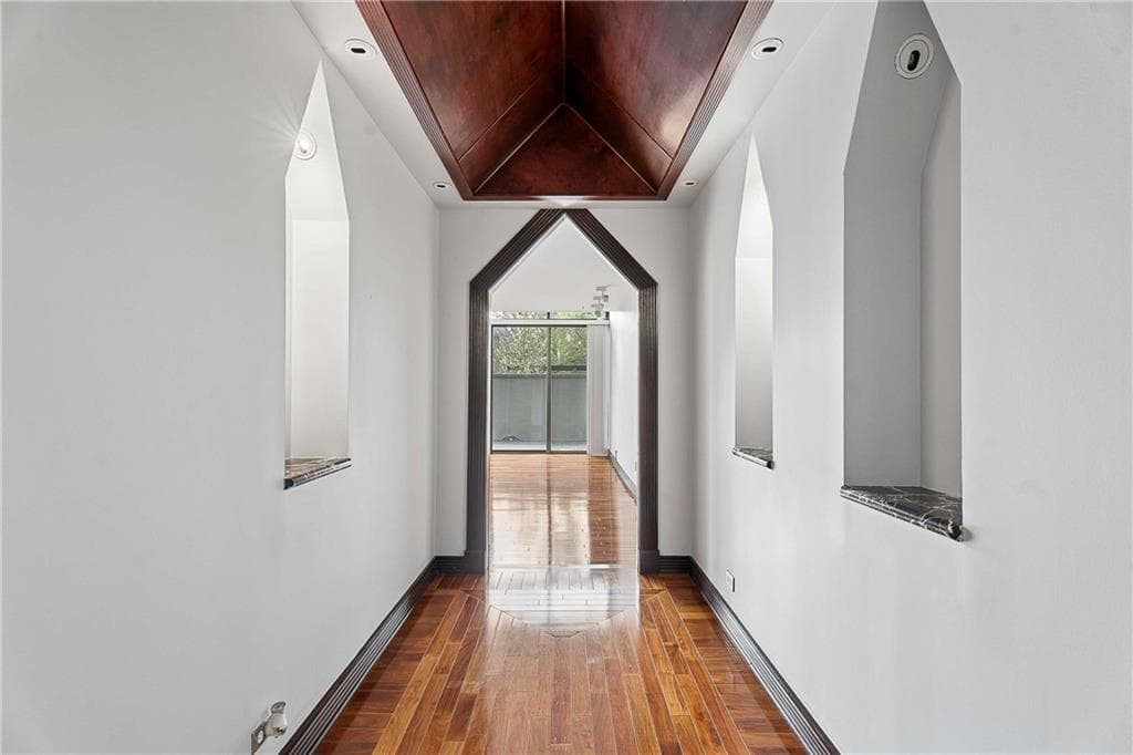 2 bedroom, 2 bathroom, 2,403 sq ft condominium under contract at 2660 Peachtree Road 4A, Atlanta, GA 30305 — photo 3
