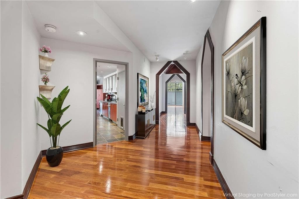 2 bedroom, 2 bathroom, 2,403 sq ft condominium under contract at 2660 Peachtree Road 4A, Atlanta, GA 30305 — photo 2