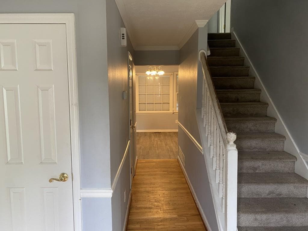 5 bedroom, 3 bathroom, 2,376 sq ft single family residence under contract at 4749 Shallow Ridge Road, Kennesaw, GA 30144 — photo 2