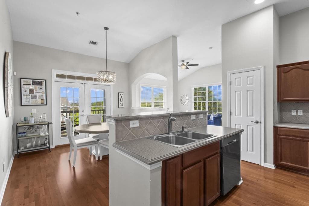 2 bedroom, 2 bathroom, 1,253 sq ft condominium for sale at 1955 Nocturne Drive 3410, Alpharetta, GA 30009 — photo 3
