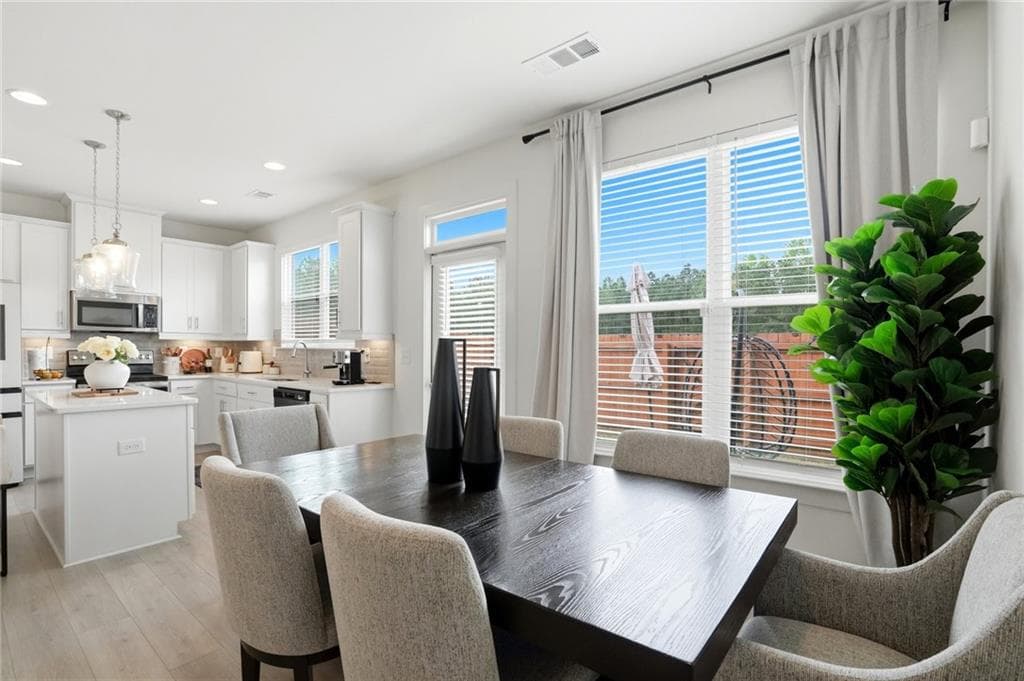 3 bedroom, 3 bathroom, 1,983 sq ft townhouse for sale at 7757 Medieval Street, Fairburn, GA 30213 — photo 10