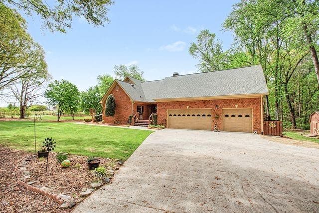 3 bedroom, 4 bathroom, 4,036 sq ft single family residence for sale at 3275 Fence Road, Dacula, GA 30019 — photo 2