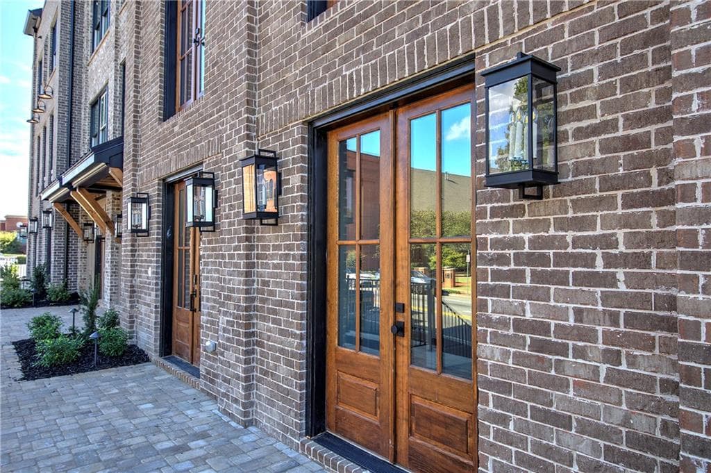 3 bedroom, 4 bathroom, 2,411 sq ft townhouse for sale at 178 W Main Street 205, Cartersville, GA 30120 — photo 3